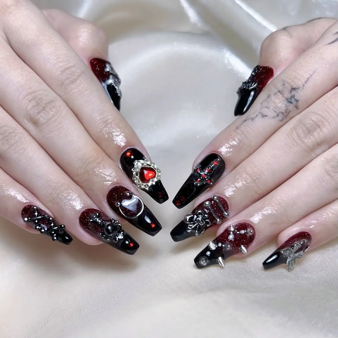 メンズ ネイル メンズ韓国風 アートネイル オーロラネイル ガーリー キラキラネイル ハンドネイル Nail salon 木にいるのネイルデザイン