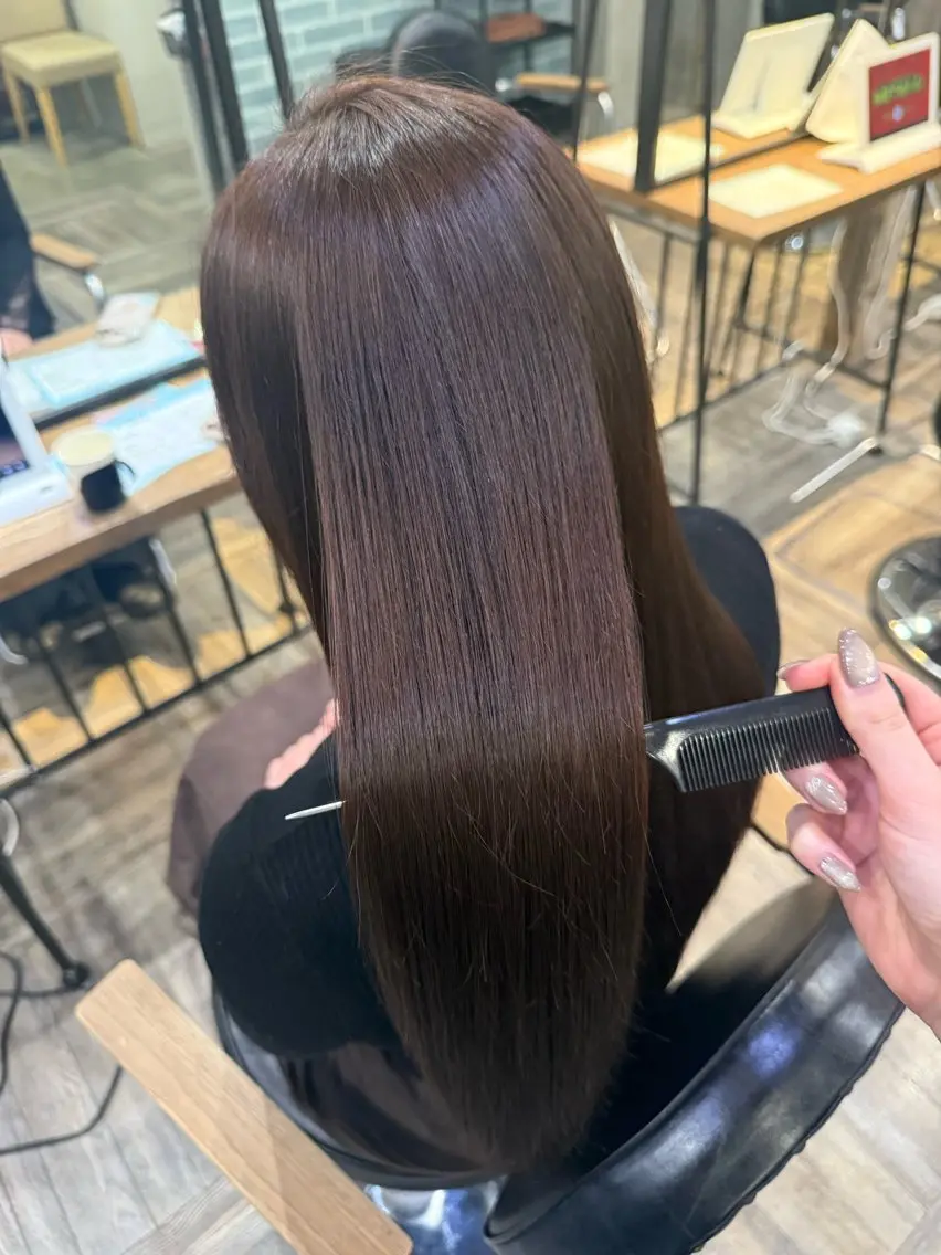 ロング カット ヘアカラー 上野 日菜莉のヘアスタイル