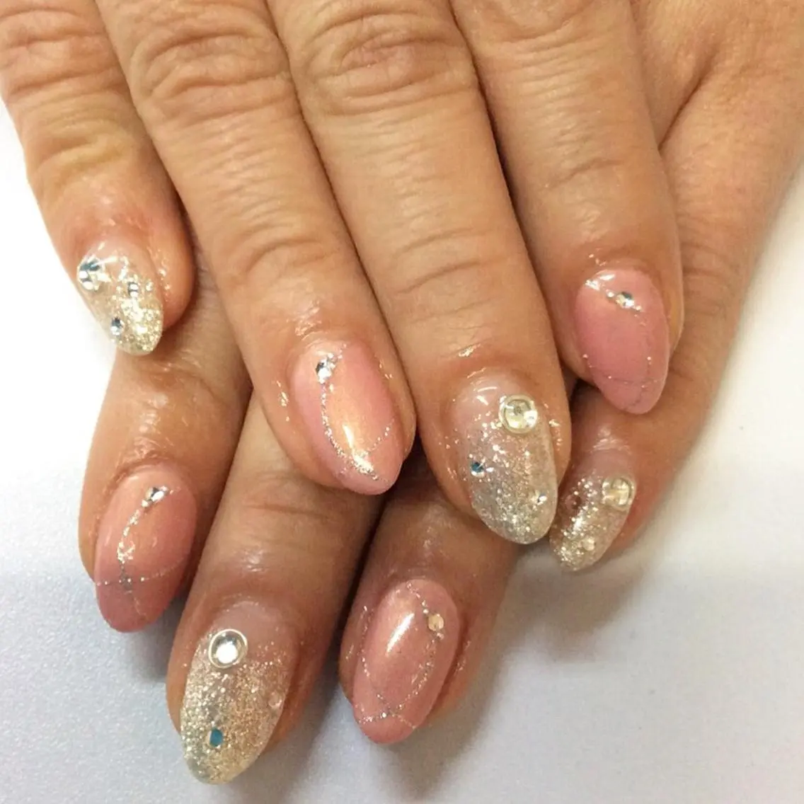 ネイル マツエク・マツパ カラーマツエク ピンク esNail&eye イーズネイル＆アイのネイルデザイン