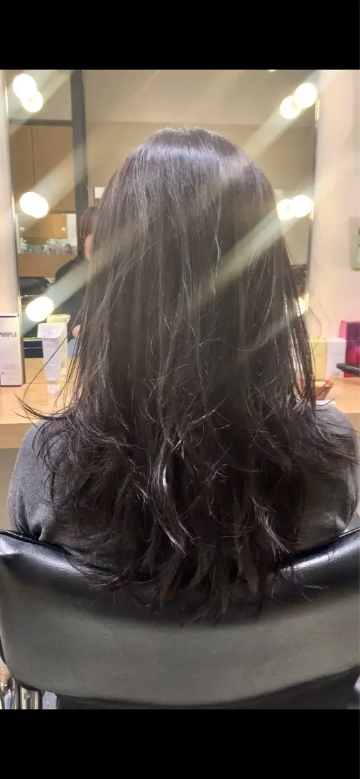 セミロング レイヤーカット 伊藤 鳳雅のヘアスタイル