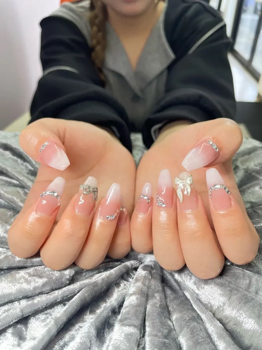 ネイル ハンドネイル Mumu眉毛,ネイル モデル募集中🪄のネイルデザイン