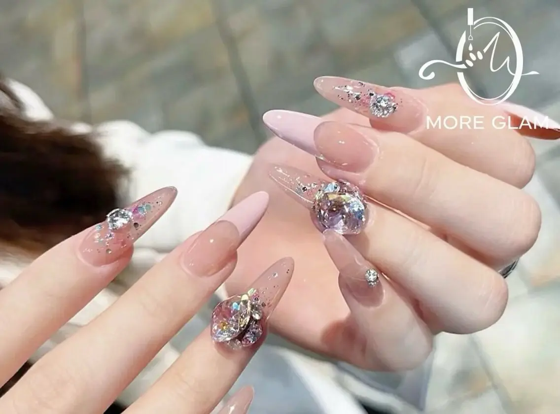 ネイル more glamのネイルデザイン