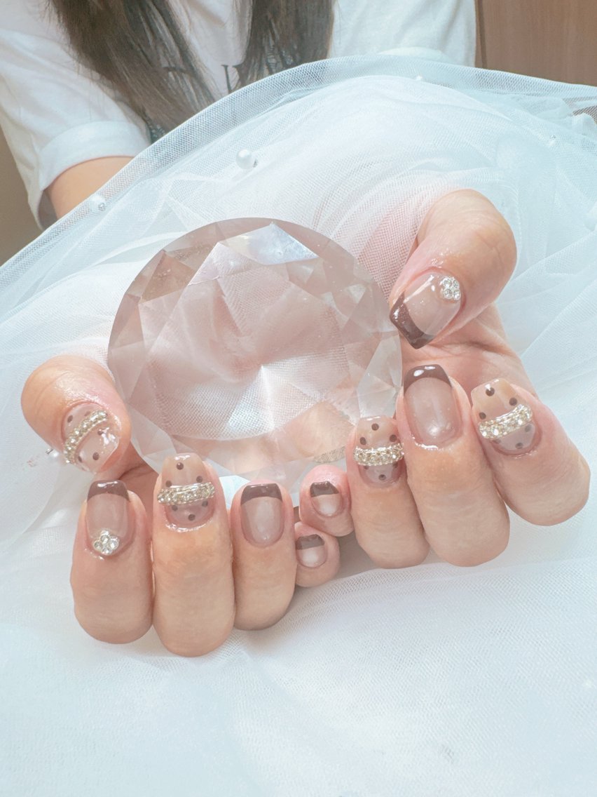 ネイル アートネイル チークネイル フレンチネイル ジェルネイル ガラスフレンチ ハンドネイル Queeens nailのネイルデザイン