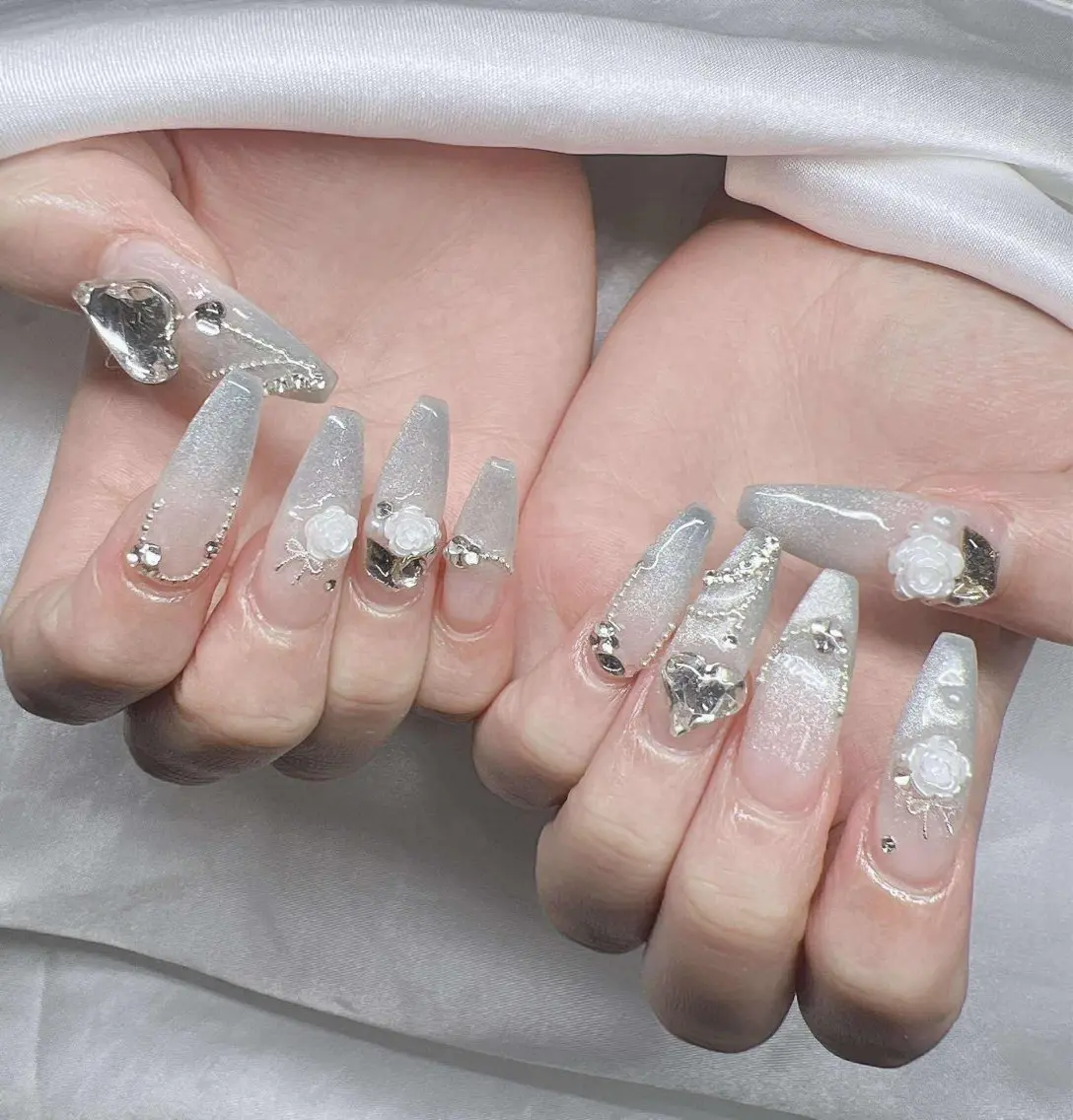 ネイル 長さ出し グラデーション 卒業式 キラキラネイル マグネットネイル ハンドネイル Lee Nailsのネイルデザイン