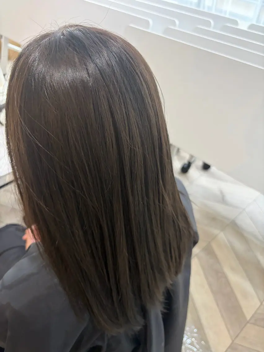 セミロング カラー 門脇 愛未のヘアスタイル