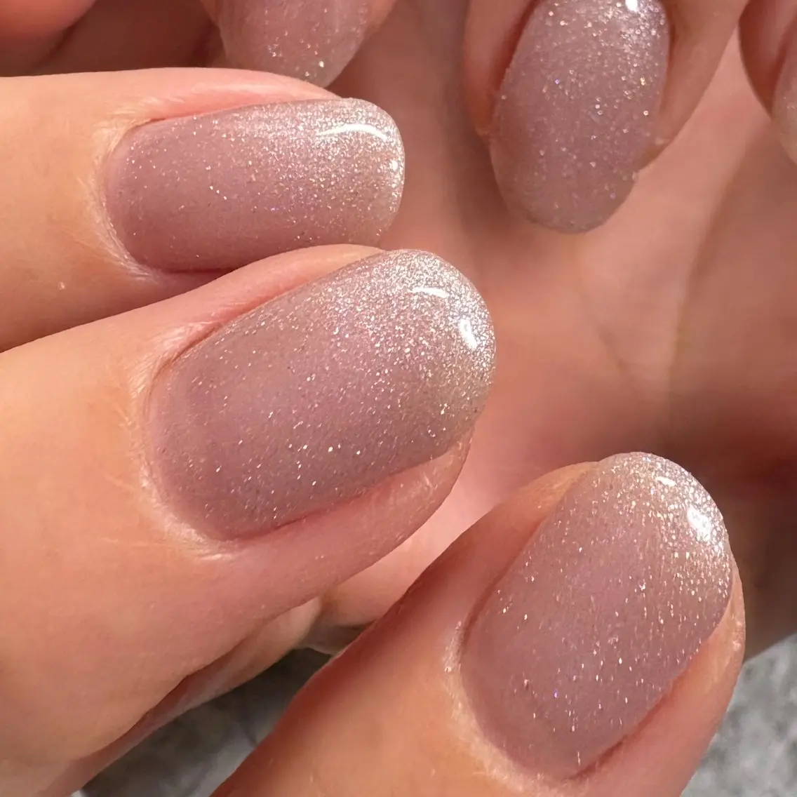 【シンプルワンカラー⭐︎オフ・ケア込み】/10本同じカラーでお爪の根本から先端までのカラーリングです！の写真