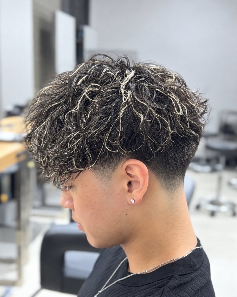 ショート カラー パーマ メンズ カット ヘアカラー パーマ 🔥メンズ 特化🔥菊水皐暉🔥のヘアスタイル