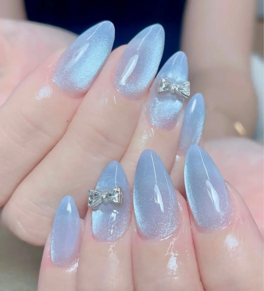 ネイル オーロラネイル ブルー チークネイル 長さ出し フットネイル NOA 池袋のネイルデザイン
