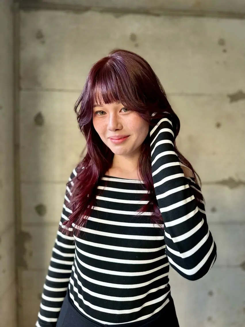ロング カラー レッドカラー カット ヘアカラー トリートメント Liere Muuのヘアスタイル