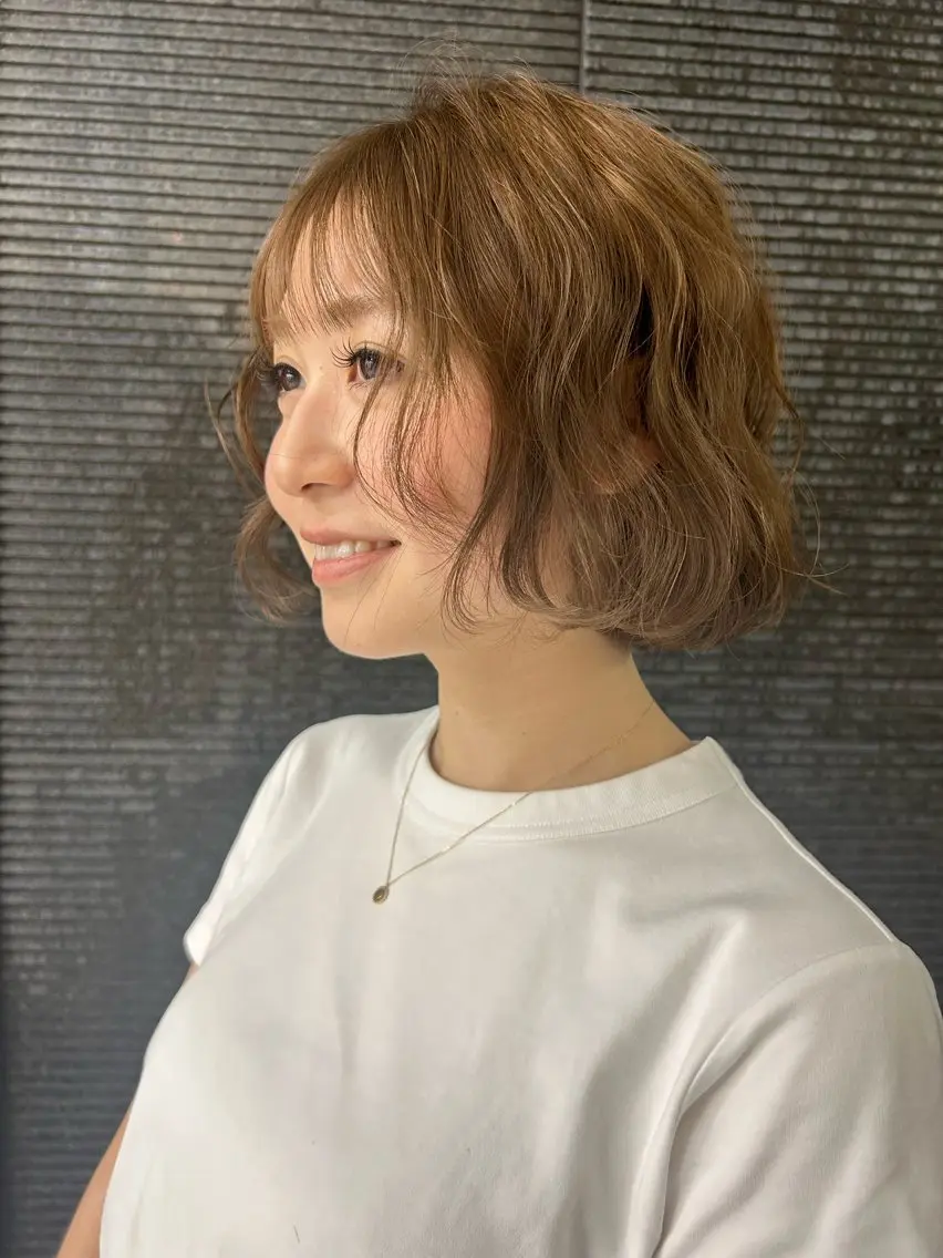 ショート ハイライト 對馬 光梨のヘアスタイル