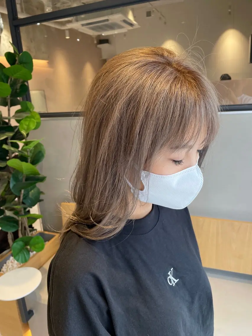 ミディアム カラー ベージュカラー ブリーチ ブラウンカラー 透明感カラー Le rond吹田店のヘアスタイル