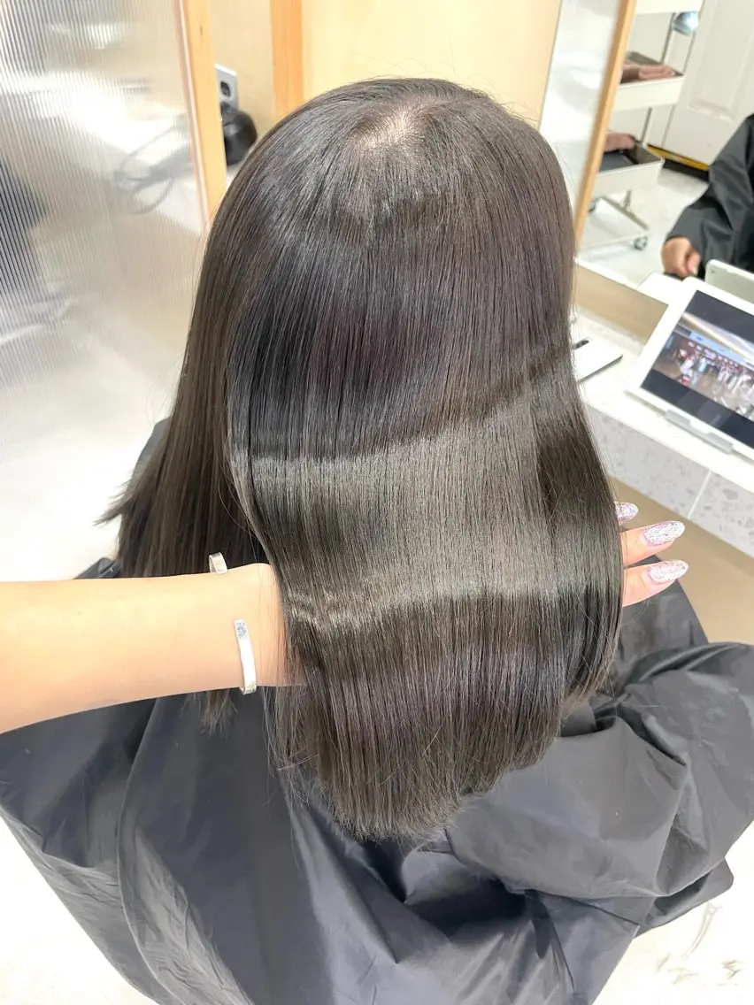ロング ヘアカラー トリートメント fuwari 美白ショコラカラーのヘアスタイル
