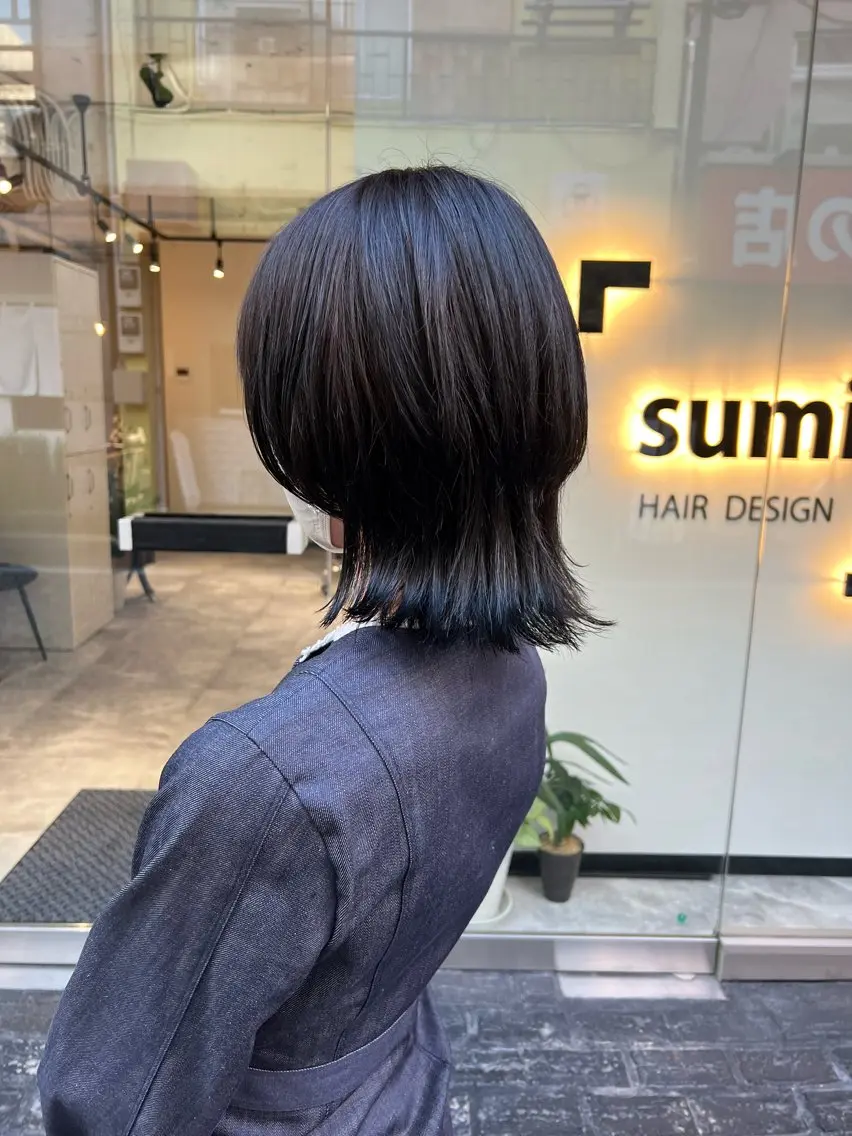 ショート カラー ヘアアレンジ ウルフカット 「sumi」 AMIのヘアスタイル
