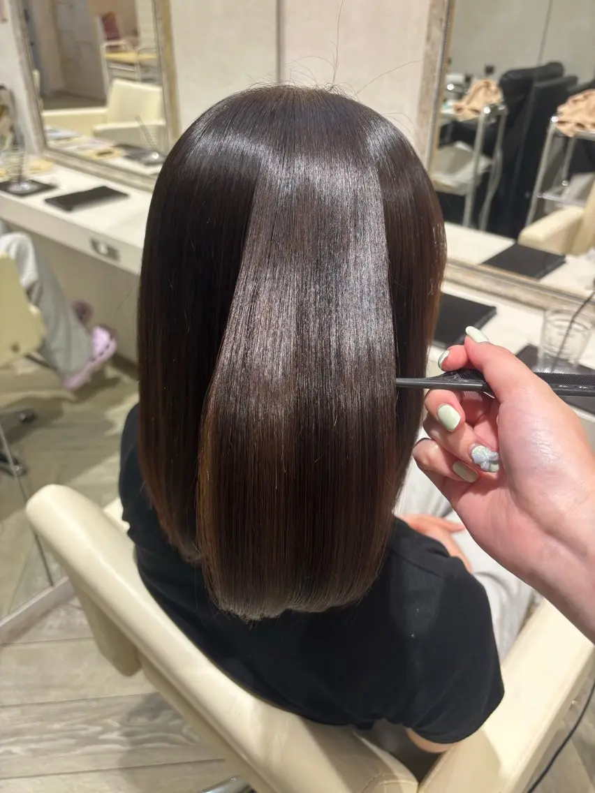 ミディアム 吉荒 璃子のヘアスタイル