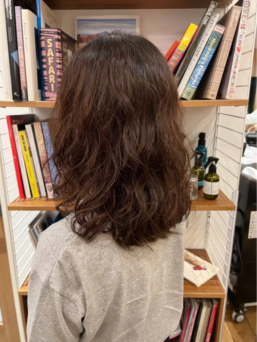 ミディアム 石川 幸呼のヘアスタイル