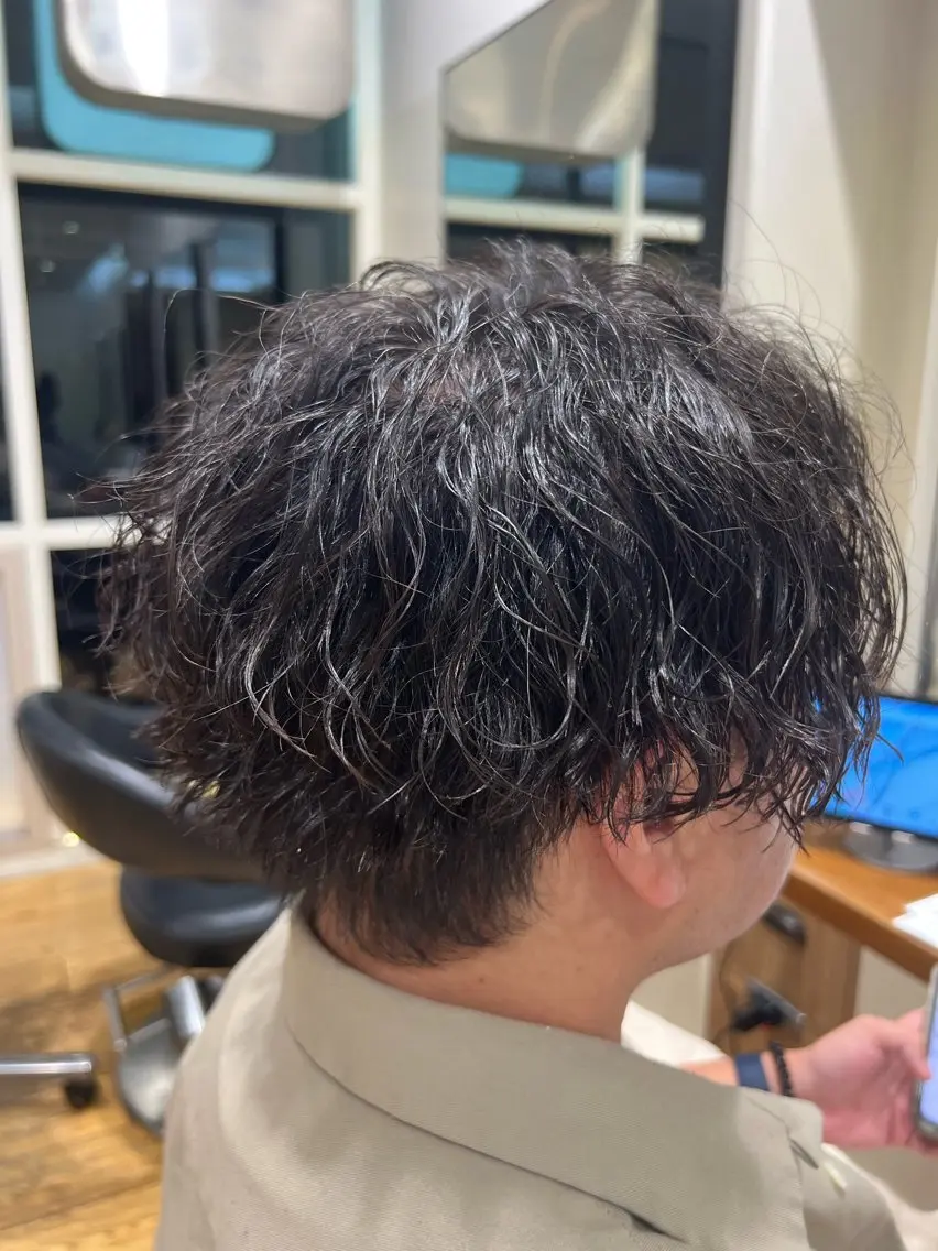 ミディアム パーマ メンズ カット パーマ トリートメント ケンシロウ メンズパーマ特化のヘアスタイル