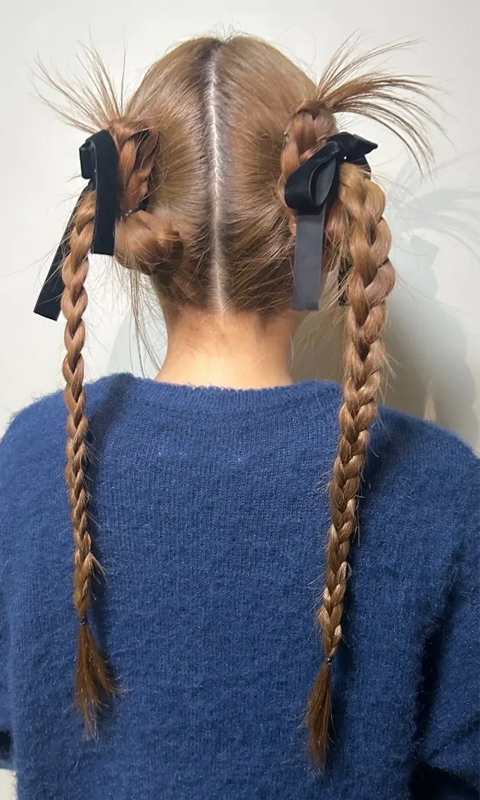 ロング ヘアアレンジ 三つ編み 韓国風ヘア 🧣艶カラー・ヘア セット Chie🧸のヘアスタイル