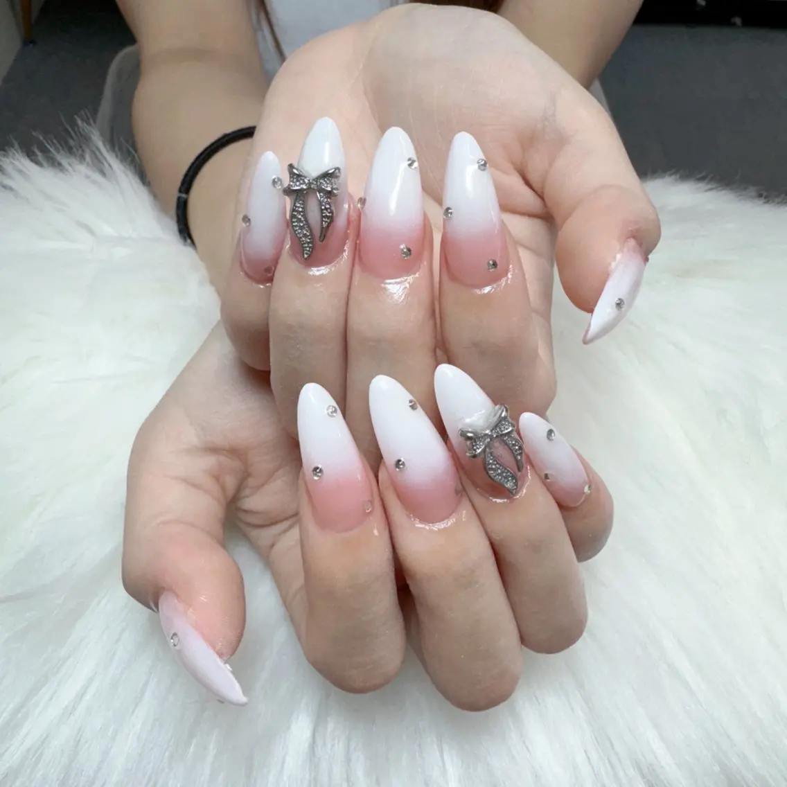 ネイル ハンドネイル 🎀nana🫧 ワンホンネイル🎀のネイルデザイン