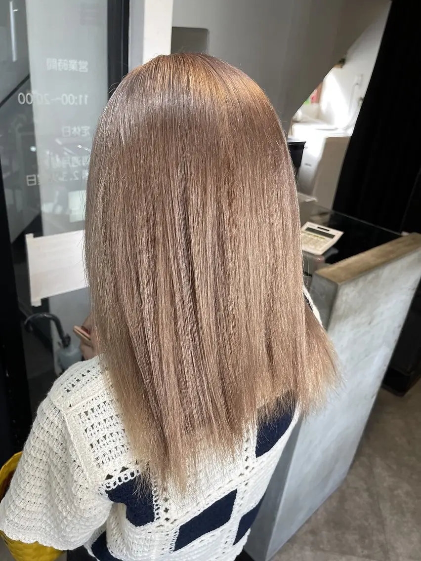 ミディアム カラー ブリーチ縮毛矯正 LAFFYuiのヘアスタイル