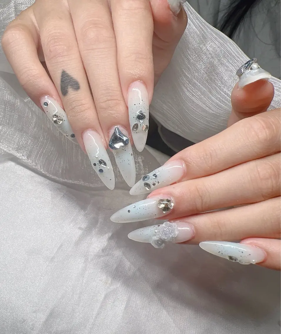 ネイル 長さ出し グラデーション 卒業式 キラキラネイル マグネットネイル ハンドネイル Lee Nailsのネイルデザイン