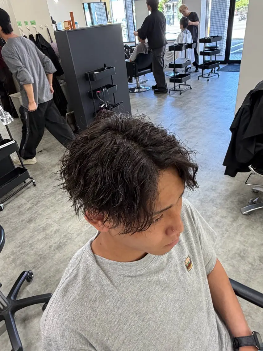 パーマ メンズ 横山 楓芽のヘアスタイル