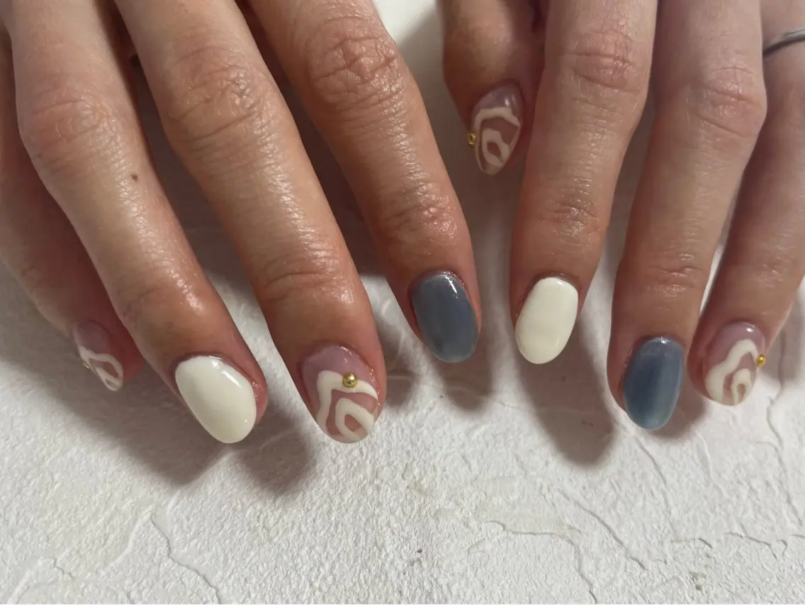 ネイル オーロラネイル フットネイル フレンチネイル ジェルネイル マグネットネイル kiki nail たまプラーザのネイルデザイン