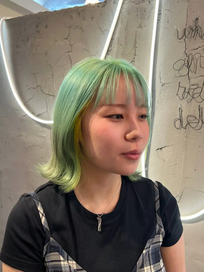 ショート カラー 透明感カラー ミント ミントグリーン イエローカラー カット ヘアカラー トリートメント いぐちしょうた🫧 VISAGEbaskのヘアスタイル