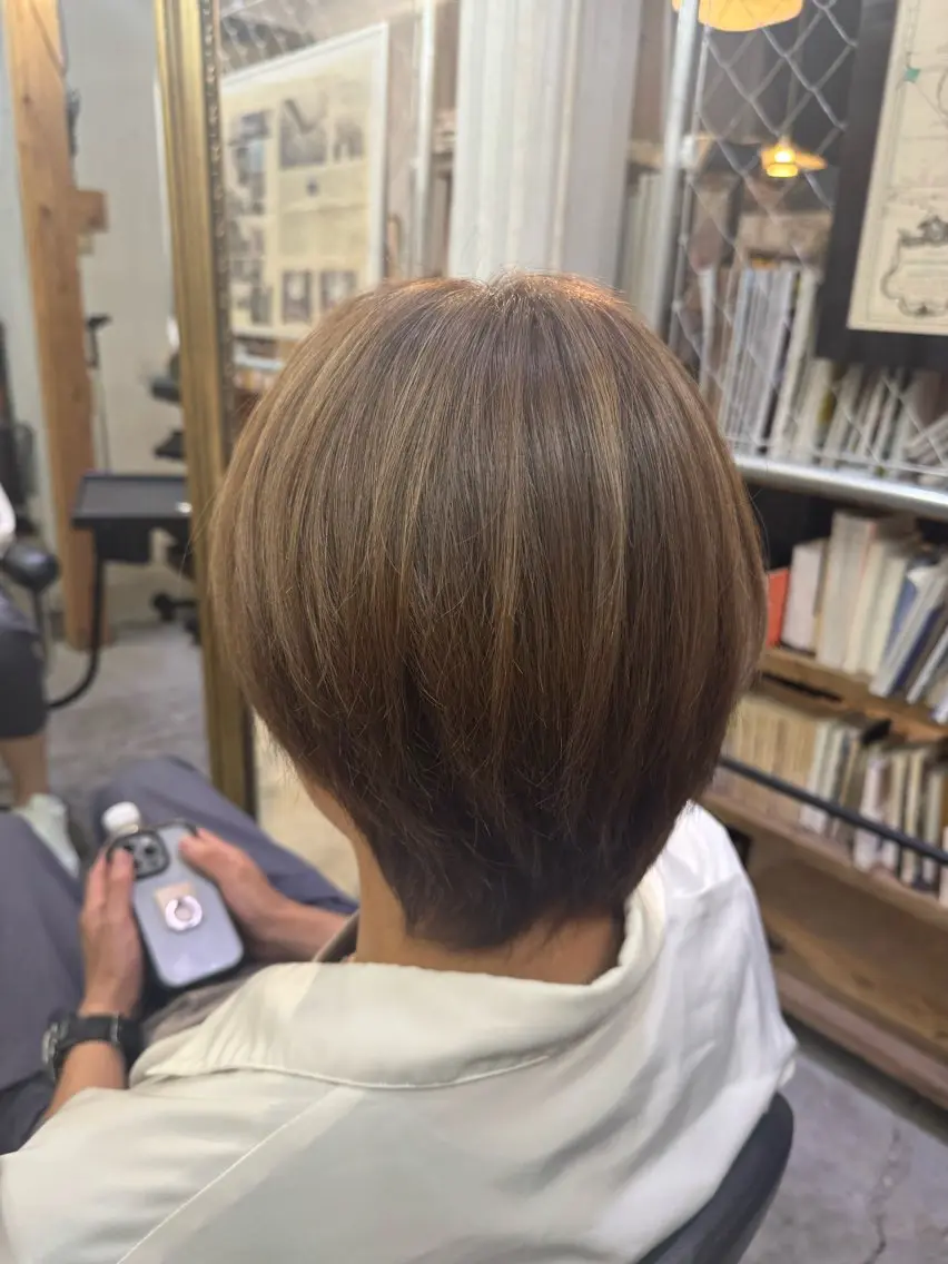 ショート カラー 廣野 愛香のヘアスタイル