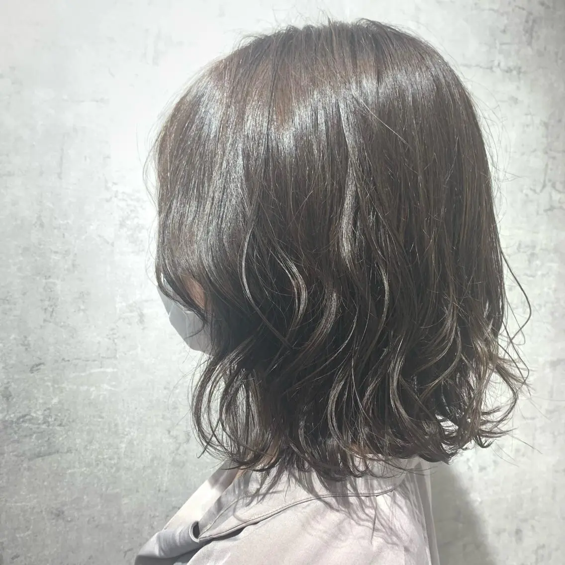 ショート カラー パーマ ヘアアレンジ メンズ キッズ ネイル マツエク・マツパ メンズブリーチ メンズハイライト メンズインナーカラー メンズ韓国風 アディクシーカラー 切りっぱなしヘアボブ ミディアムヘアRYOのヘアスタイル