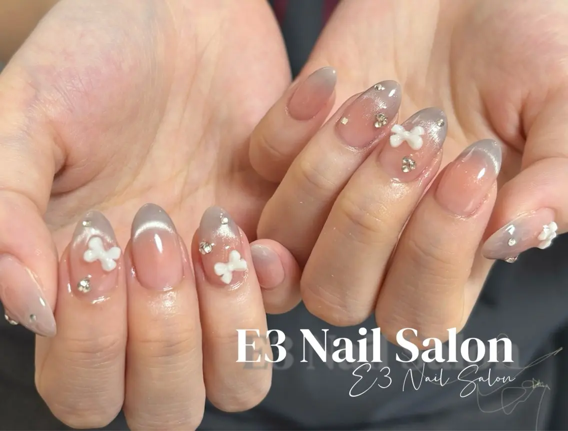 ネイル 桜ネイル フレンチネイル ジェルネイル ガラスフレンチ グラデーション ハンドネイル E3 Nail Salonのネイルデザイン
