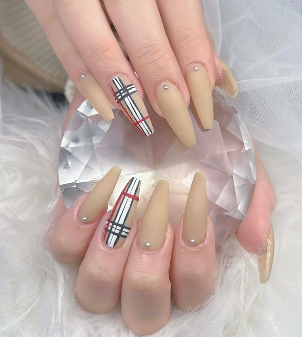 ネイル アートネイル オーロラネイル チークネイル 長さ出し フットネイル Miya _nailのネイルデザイン
