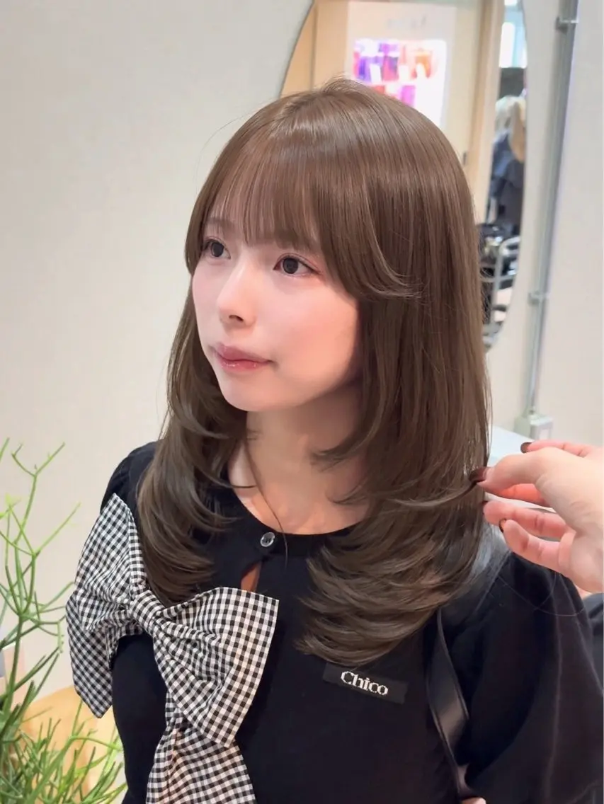 ロング カラー ベージュカラー ブリーチ 透明感カラー ブリーチなしカラー オリーブベージュ ヘアカラー 艶感カラー 🩵レイヤー/紫音のヘアスタイル