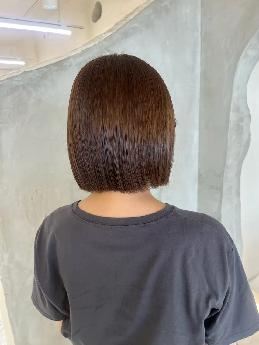 ミディアム カラー カット ヘアカラー トリートメント 切りっぱなしボブ/ 艶カラー/綾莉のヘアスタイル
