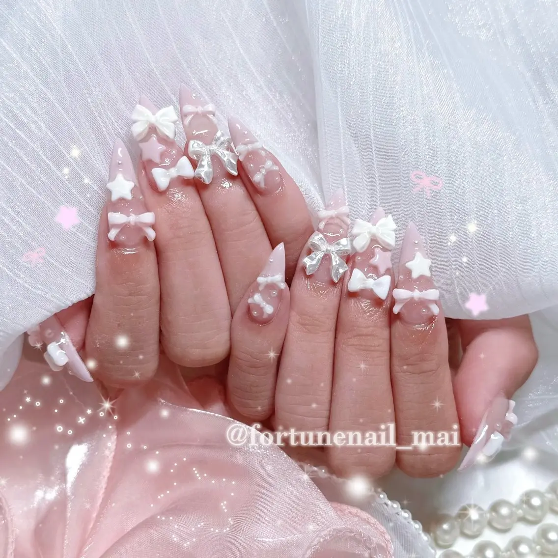 ネイル リボン ハンドネイル 🎀Mai 🎀9/24🈳✩.のネイルデザイン