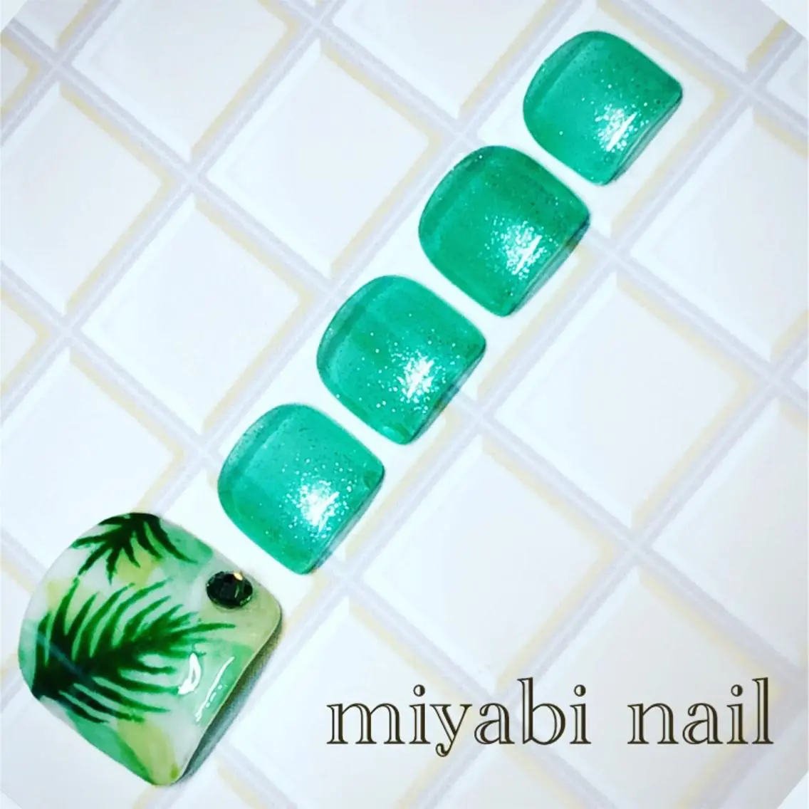 ネイル グリーン miyabi nail 桂川駅近くのネイルデザイン