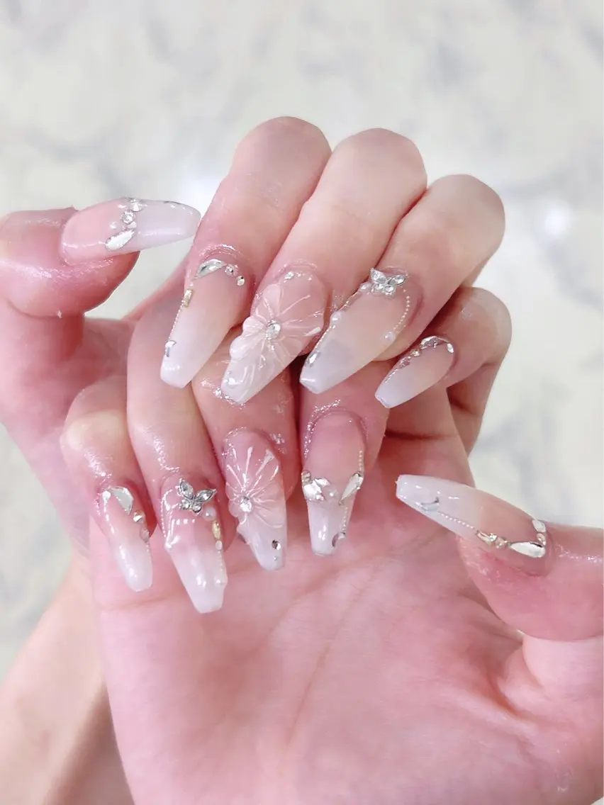 ネイル ハンドネイル ️🫧みつき/ 渋谷/痛ネイル️🫧のネイルデザイン