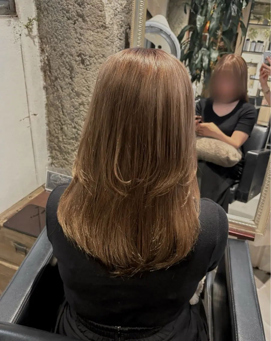 セミロング カラー ベージュカラー シルバー inc新小岩 🌱MANAMIのヘアスタイル