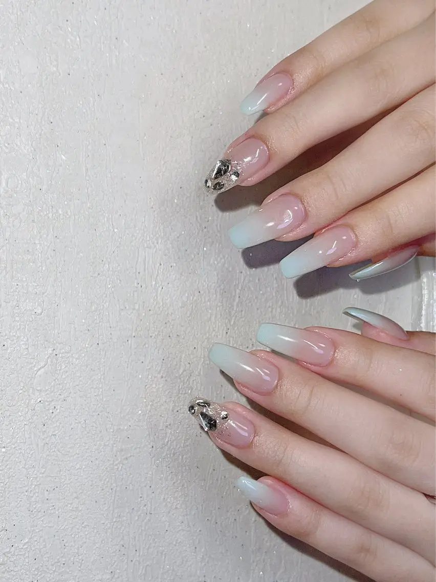 ネイル グラデーション ラメ(グリッター) ラメグラデーション 水色 Minami Nailのネイルデザイン