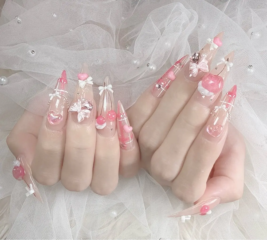 ネイル アートネイル オーロラネイル ボルドー チークネイル フレンチネイル ハンドネイル Sakura Nail Salonのネイルデザイン