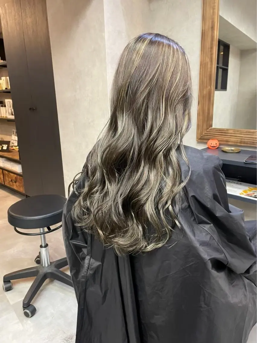 セミロング カラー ヘアカラー トリートメント 佐野木 とわのヘアスタイル