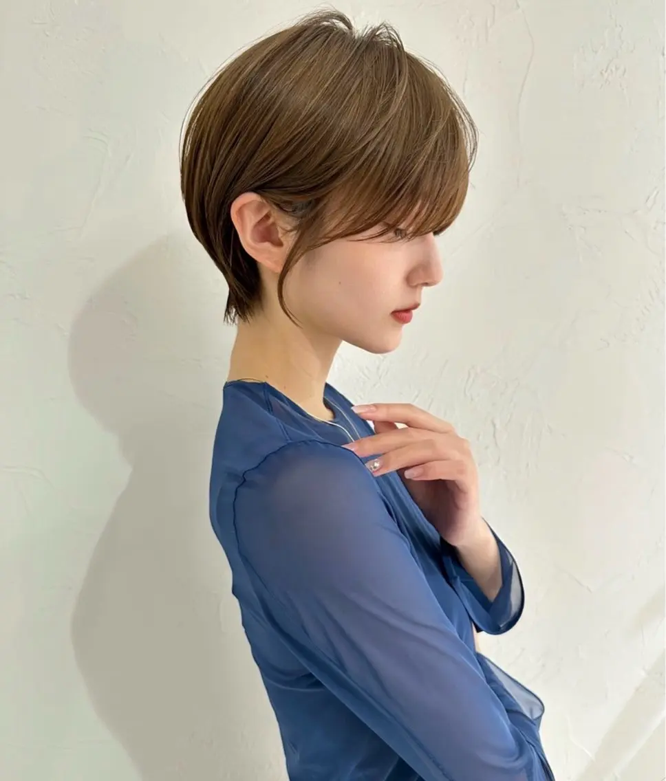 ショート カラー ショートヘア カット ヘアカラー トリートメント 【表参道】小顔ショー ト /丸みボブ/荒砂のヘアスタイル