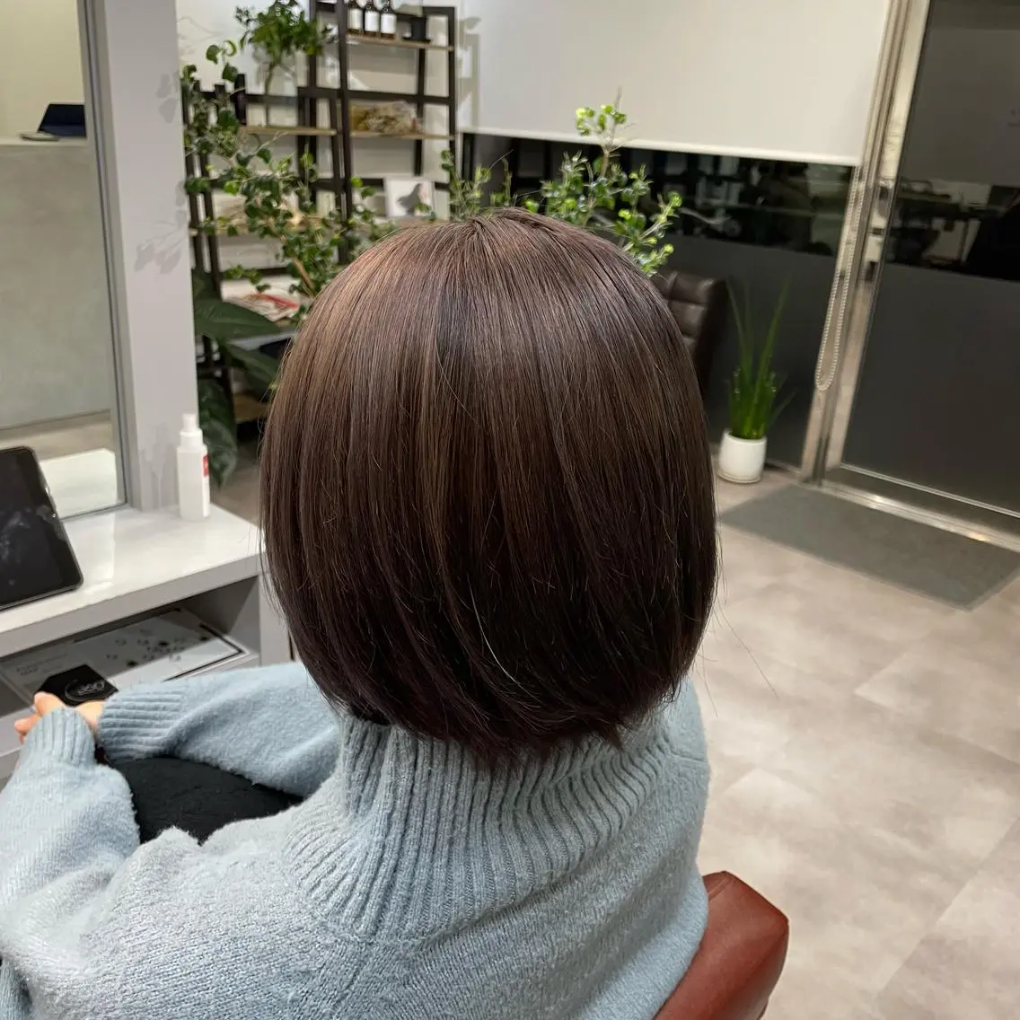 ショート カラー ブリーチ 透明感カラー パープルカラー monami 山本華菜のヘアスタイル
