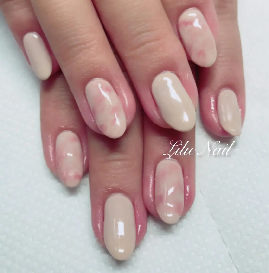 ネイル シンプルネイル モチの良さ◉ フィルインネイル♡のネイルデザイン