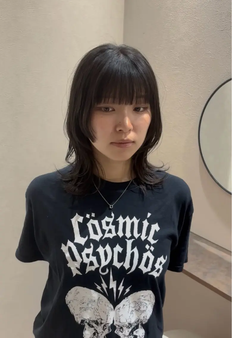 セミロング ハッシュカット 本田 央介のヘアスタイル