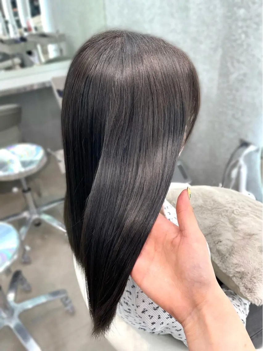 ミディアム ヘアカラー トリートメント 大宮🤍縮毛矯正 レイヤー🪽なるのヘアスタイル