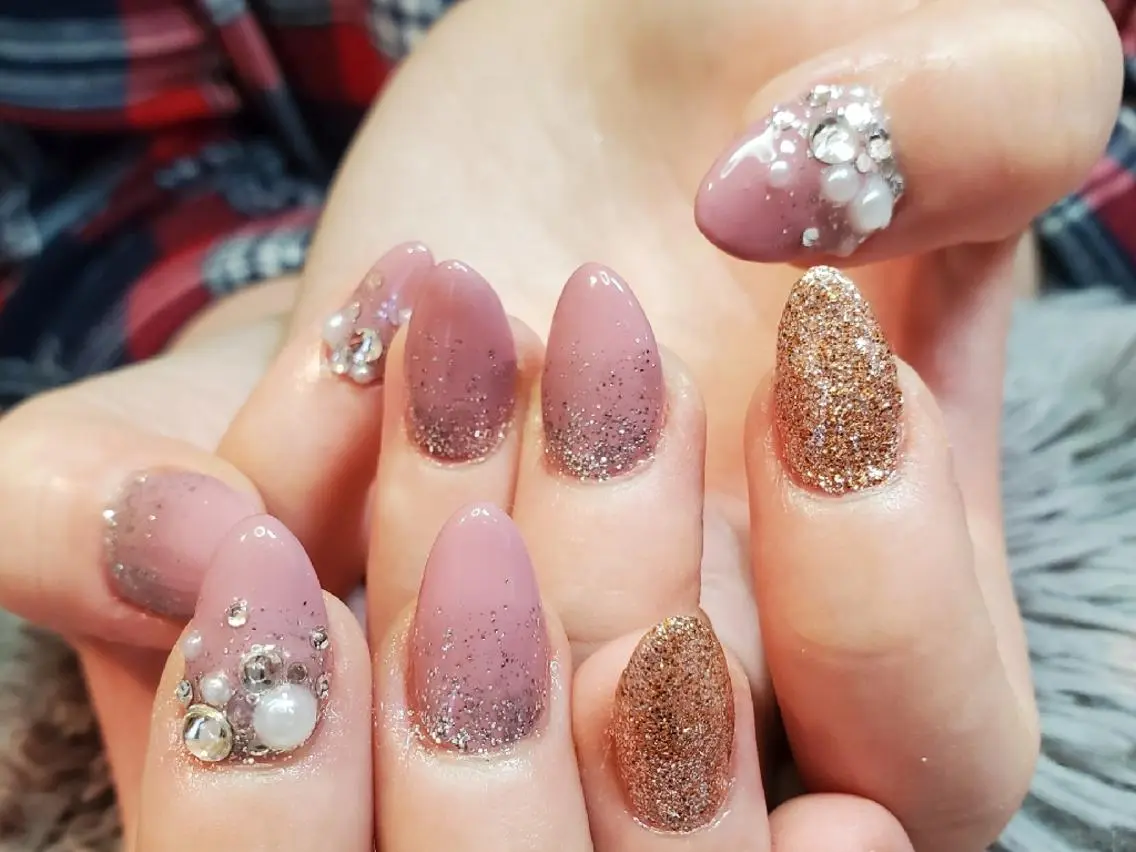ネイル ラメ(グリッター) スカルプネイル ストーンネイル ハンドネイル ハンドケア おで@ oderi_nailのネイルデザイン