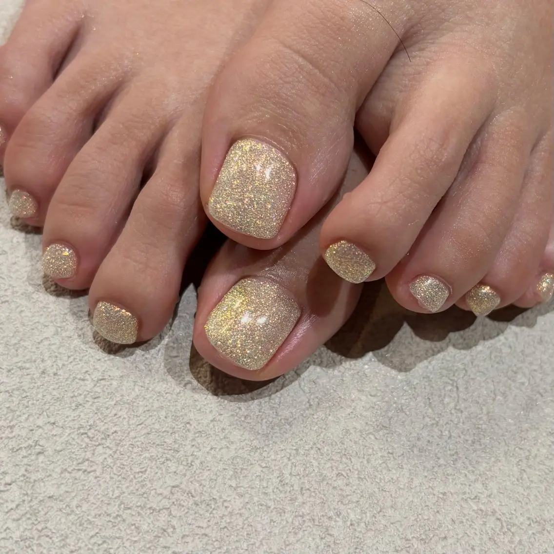 【平日限定❣️】footワンカラーネイル👡(オフ無し•ケア付き)ラメ、マグネットに変更可能◯の写真