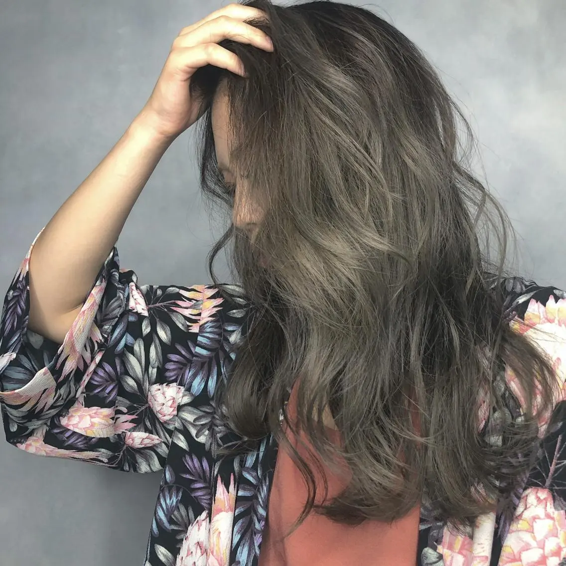 ロング カラー アッシュ ベージュカラー 外国人風カラー ORIKA 美容室のヘアスタイル