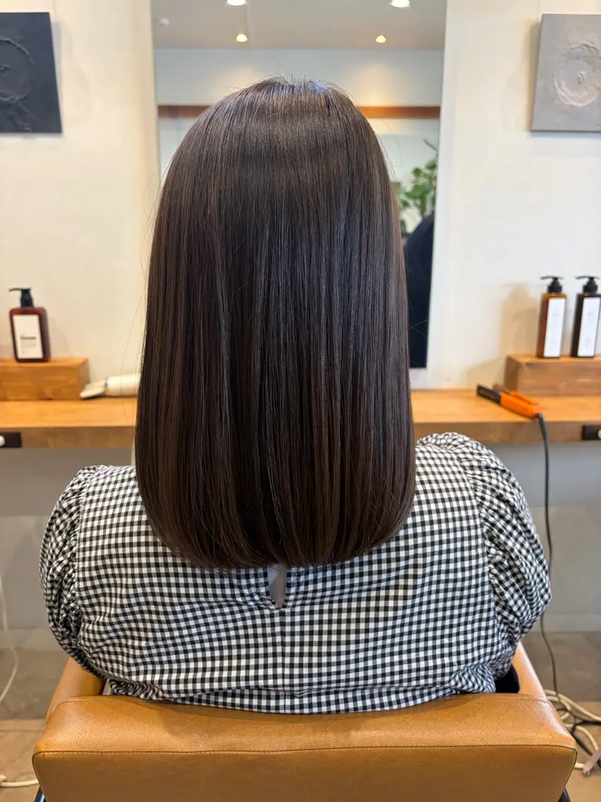 ミディアム カラー 透明感カラー グレージュ Kanna （カンナ）のヘアスタイル