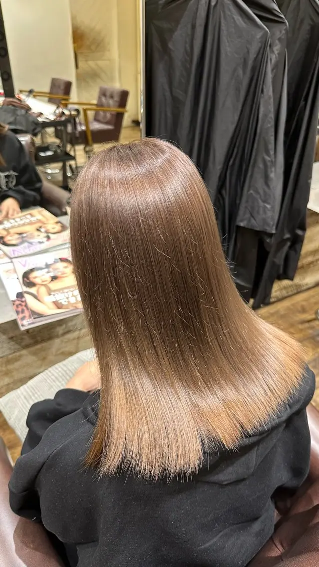 ミディアム ヘアカラー 新屋敷 拓大のヘアスタイル